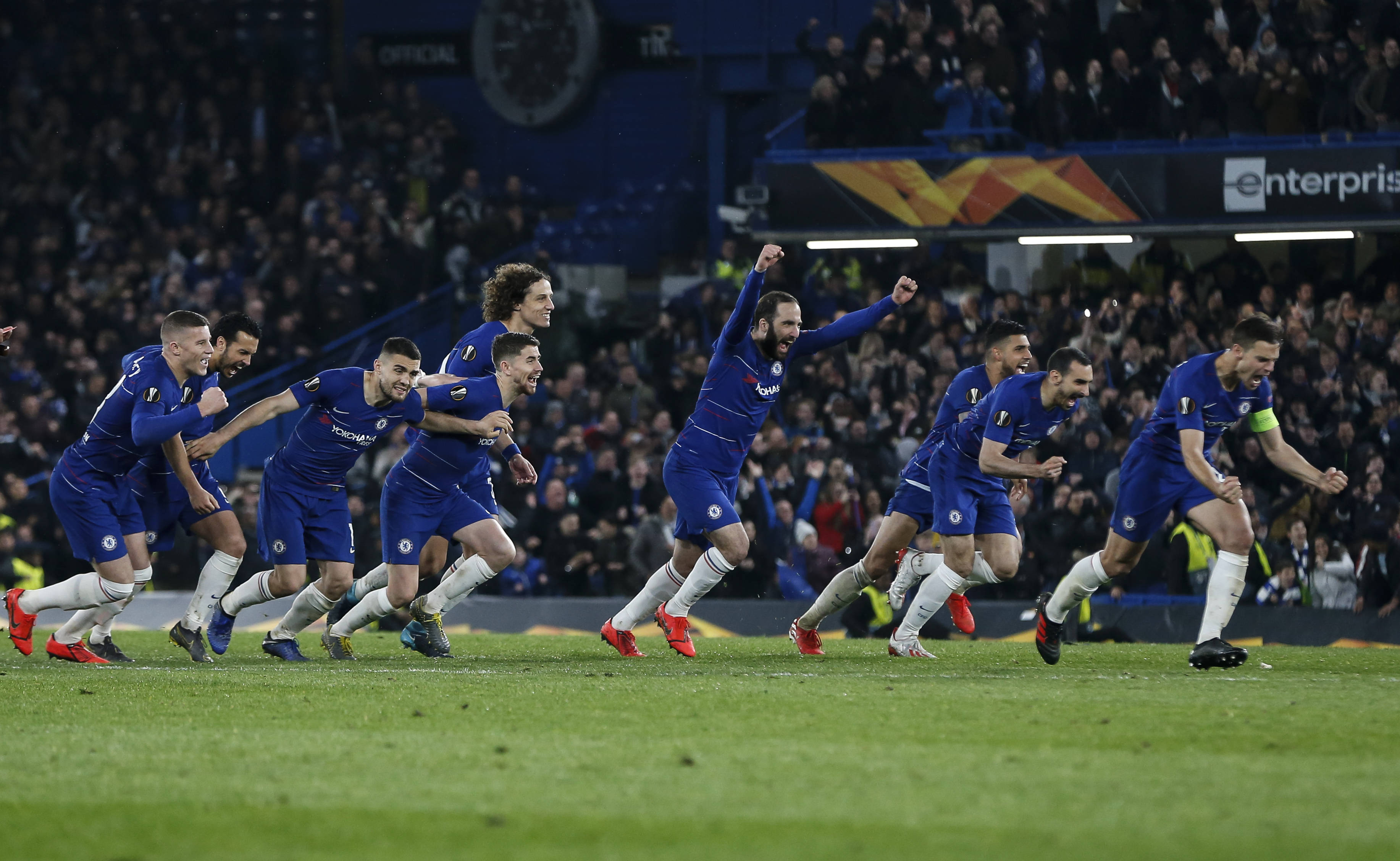 九游官方-包含大奖赛决赛对决在即！俄克拉荷马城雷霆演练定位球，切尔西密集防守应对的词条